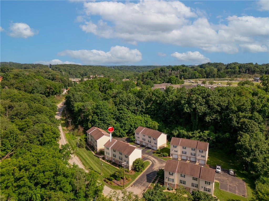 822 Mount Pleasant Rd, Greensburg, PA 15601