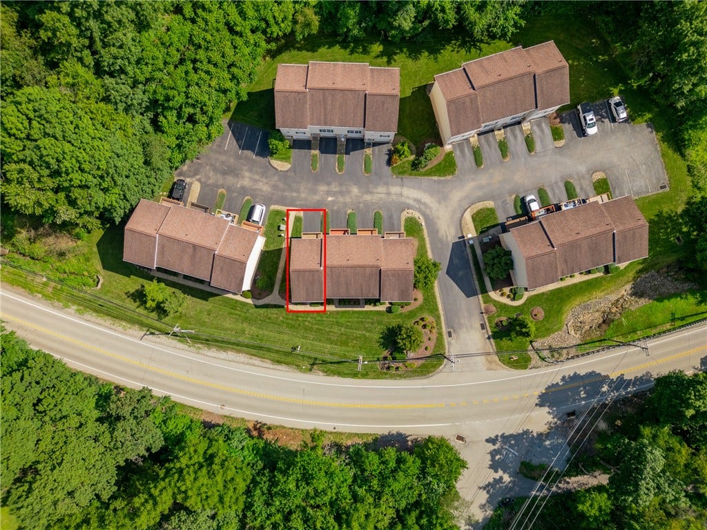 822 Mount Pleasant Rd, Greensburg, PA 15601