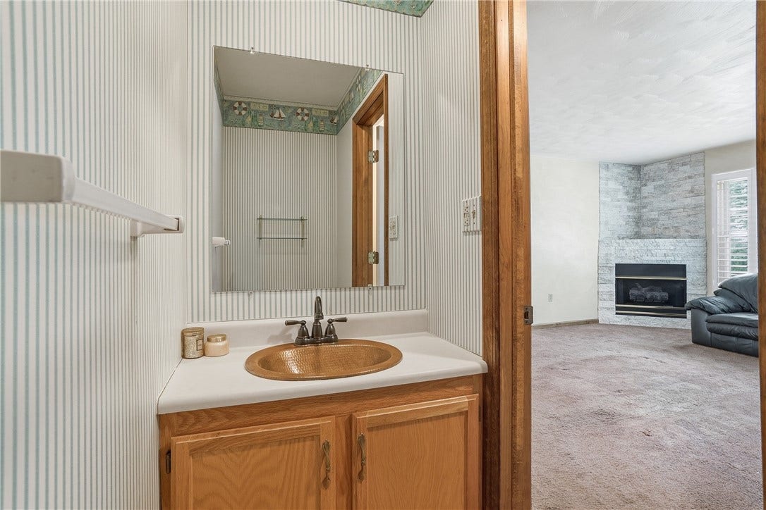 822 Mount Pleasant Rd, Greensburg, PA 15601