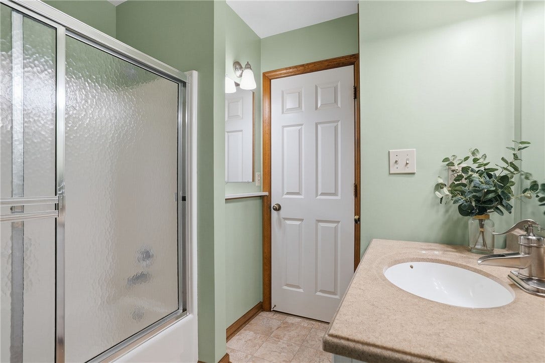 822 Mount Pleasant Rd, Greensburg, PA 15601
