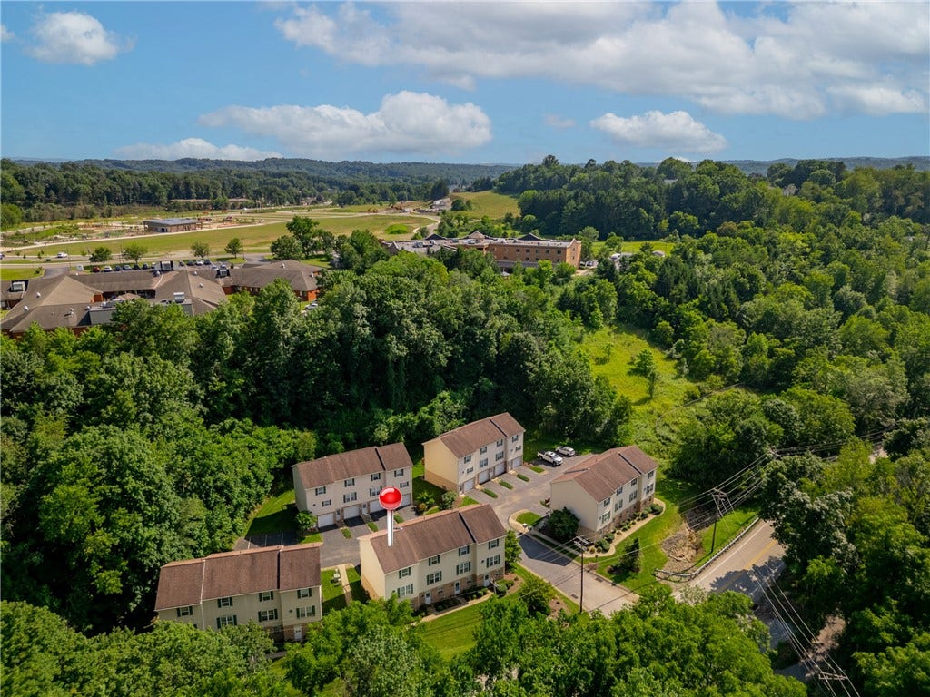 822 Mount Pleasant Rd, Greensburg, PA 15601