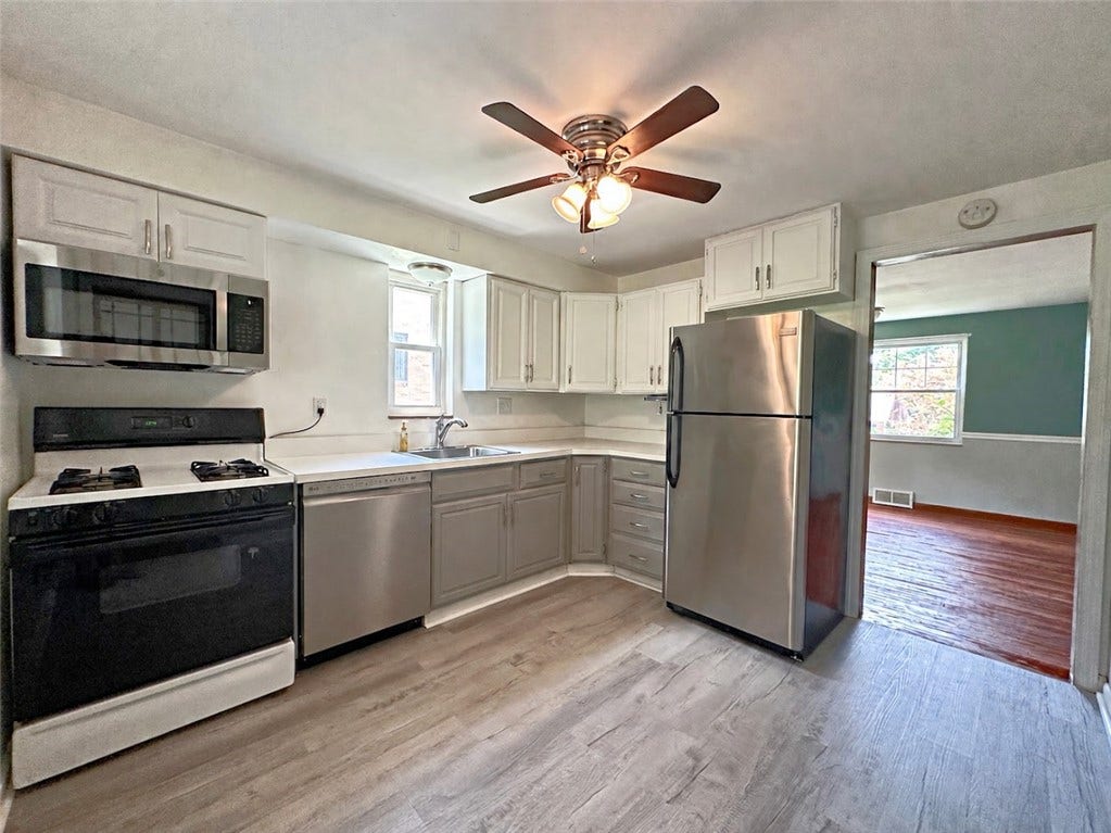 3109 Aniray Cir, Bethel Park, PA 15102