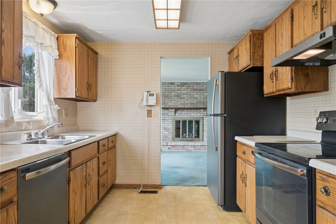 132 Tippecanoe Dr, Greensburg, PA 15601