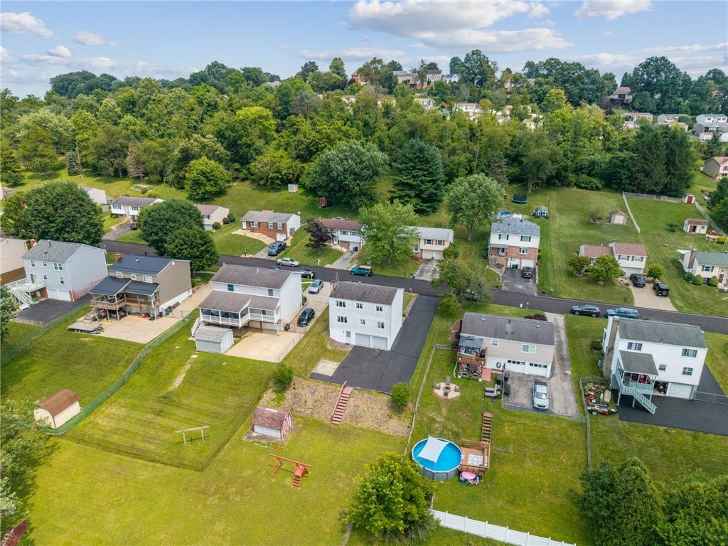 132 Tippecanoe Dr, Greensburg, PA 15601