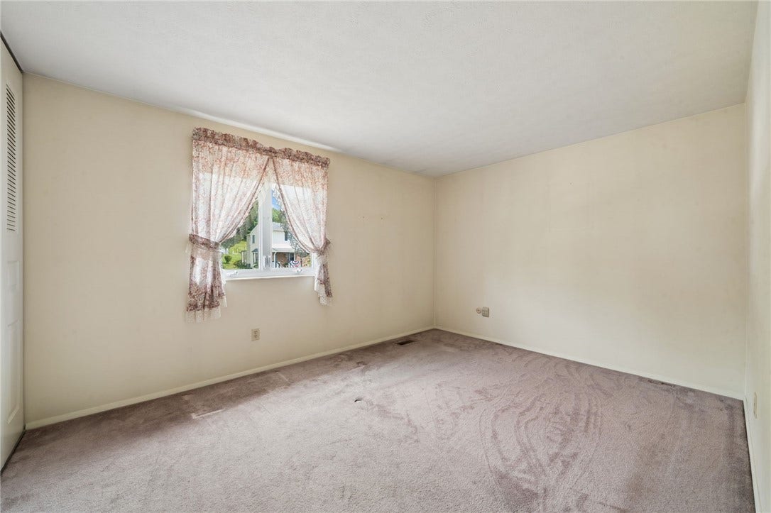 132 Tippecanoe Dr, Greensburg, PA 15601