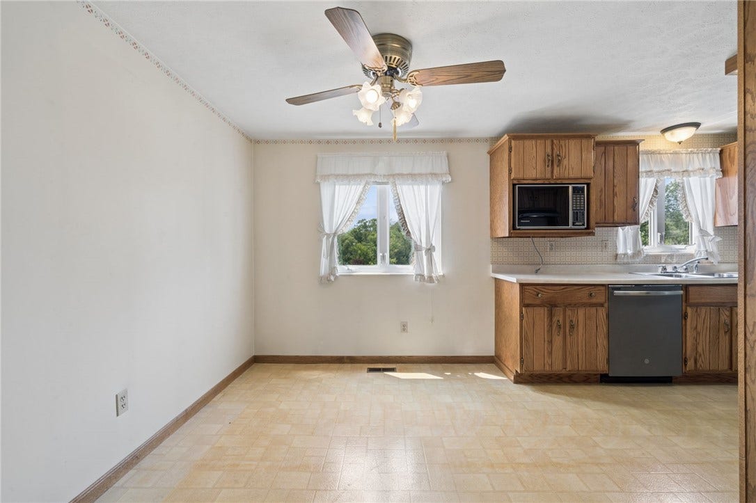 132 Tippecanoe Dr, Greensburg, PA 15601