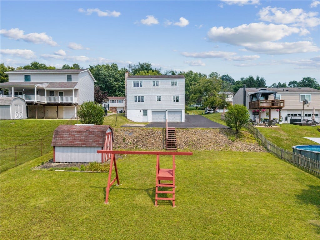 132 Tippecanoe Dr, Greensburg, PA 15601