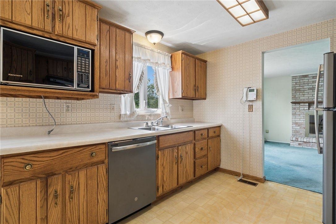 132 Tippecanoe Dr, Greensburg, PA 15601