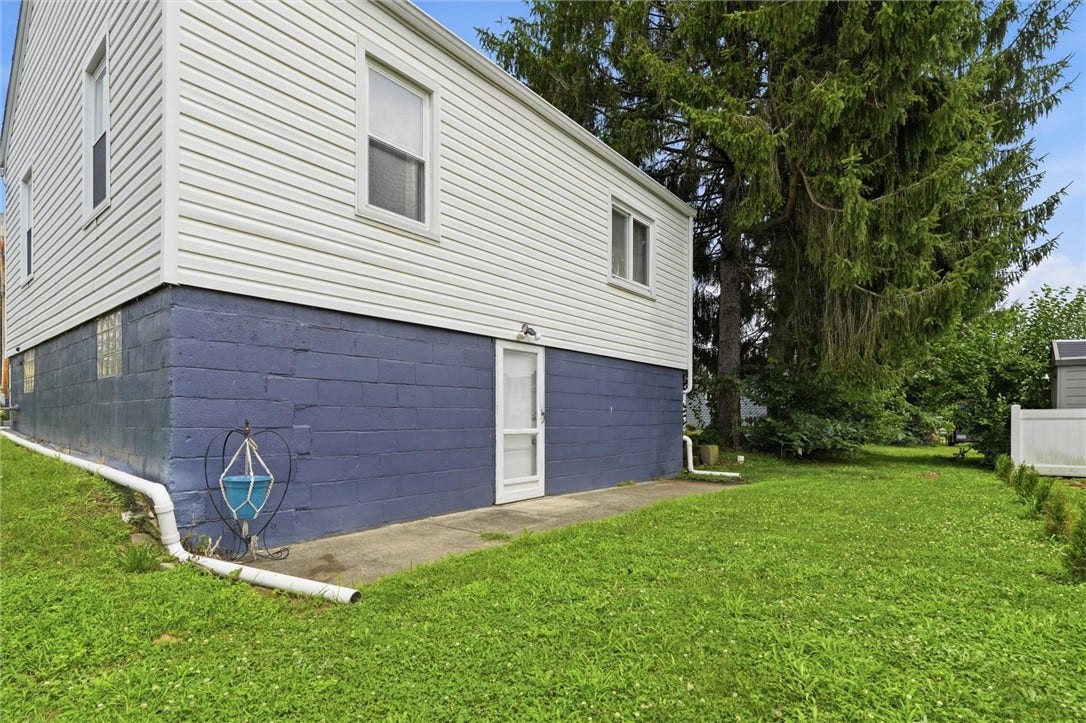 118 Homewood Ave, Belle Vernon, PA 15012