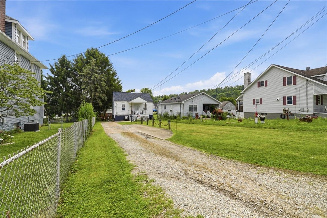 118 Homewood Ave, Belle Vernon, PA 15012