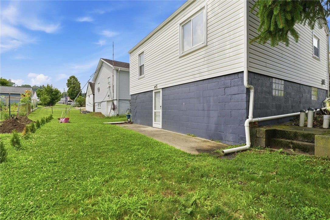 118 Homewood Ave, Belle Vernon, PA 15012