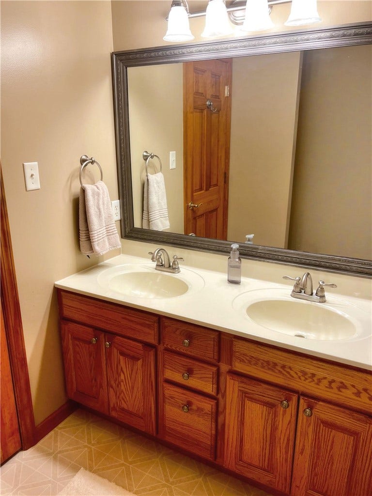 229 KATHERINE DRIVE, North Huntingdon, PA 15642