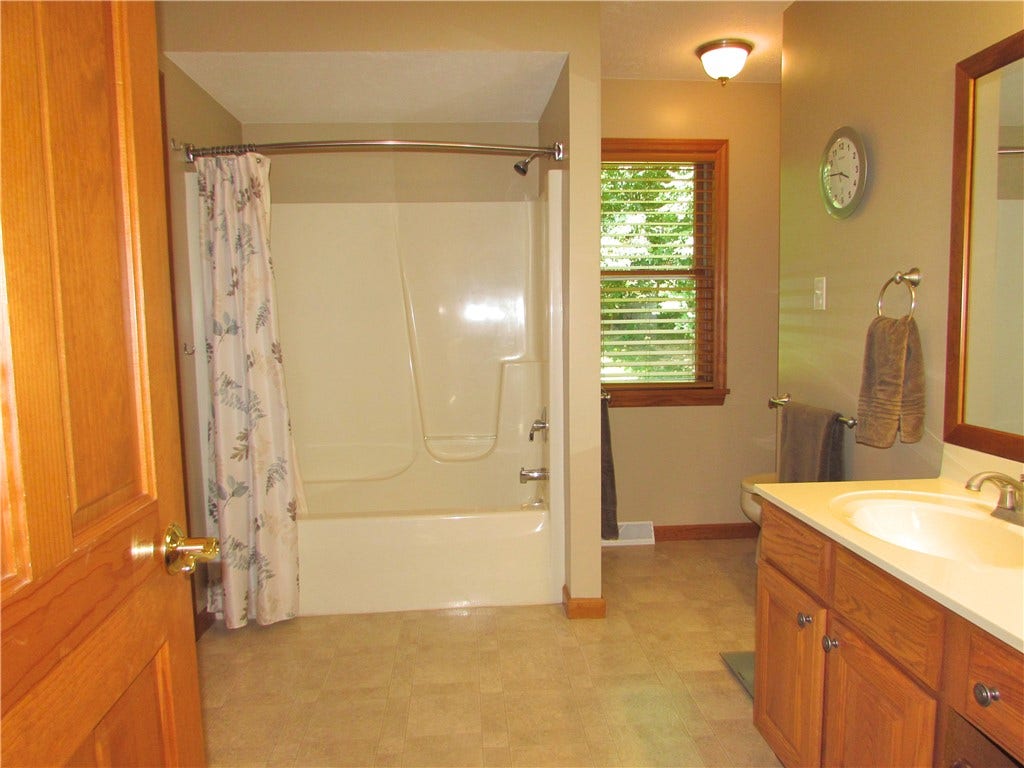 229 KATHERINE DRIVE, North Huntingdon, PA 15642