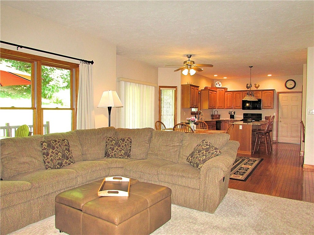 229 KATHERINE DRIVE, North Huntingdon, PA 15642