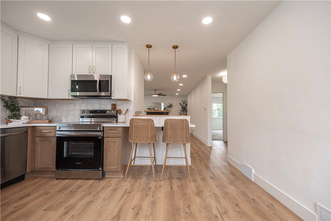 1040 Summit Dr, Greensburg, PA 15601