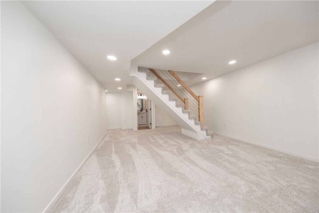 1040 Summit Dr, Greensburg, PA 15601