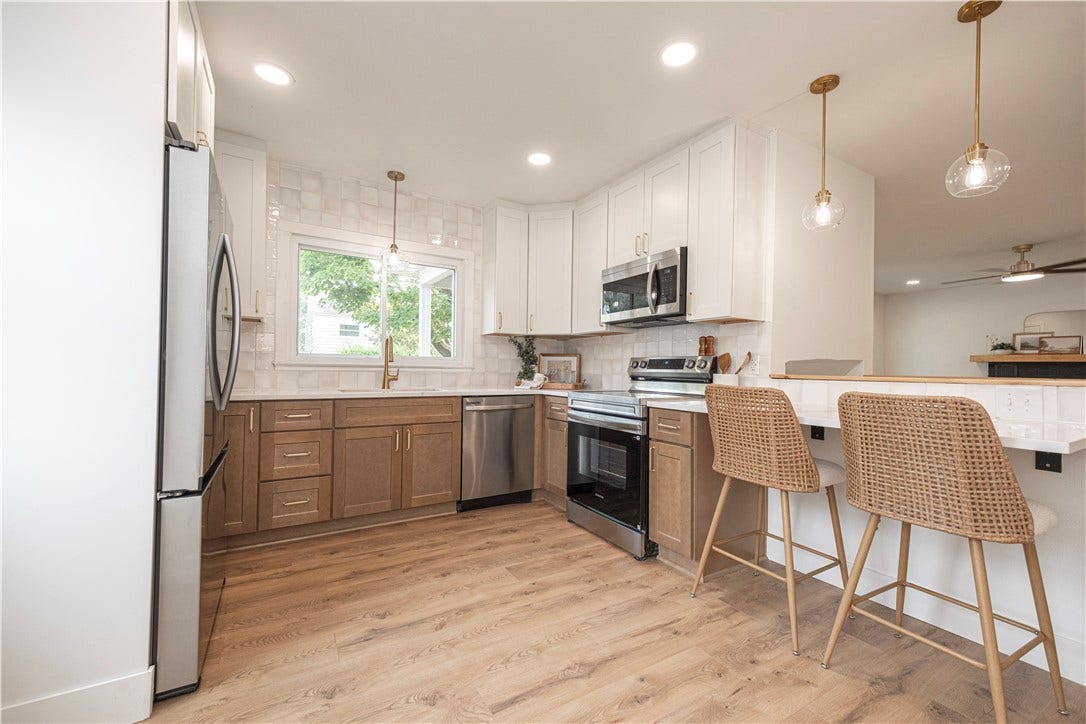 1040 Summit Dr, Greensburg, PA 15601