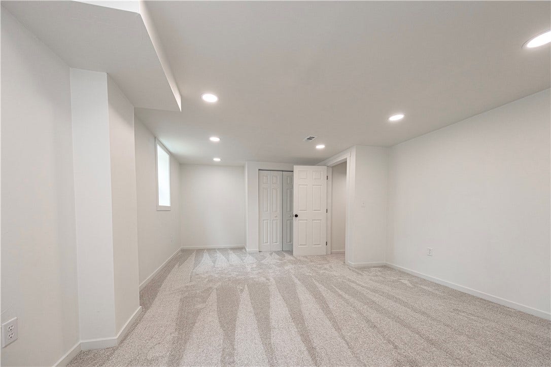 1040 Summit Dr, Greensburg, PA 15601