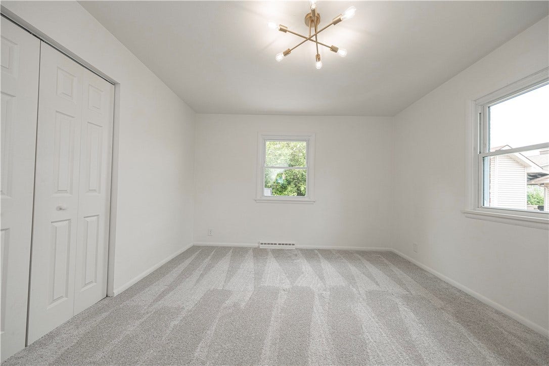 1040 Summit Dr, Greensburg, PA 15601