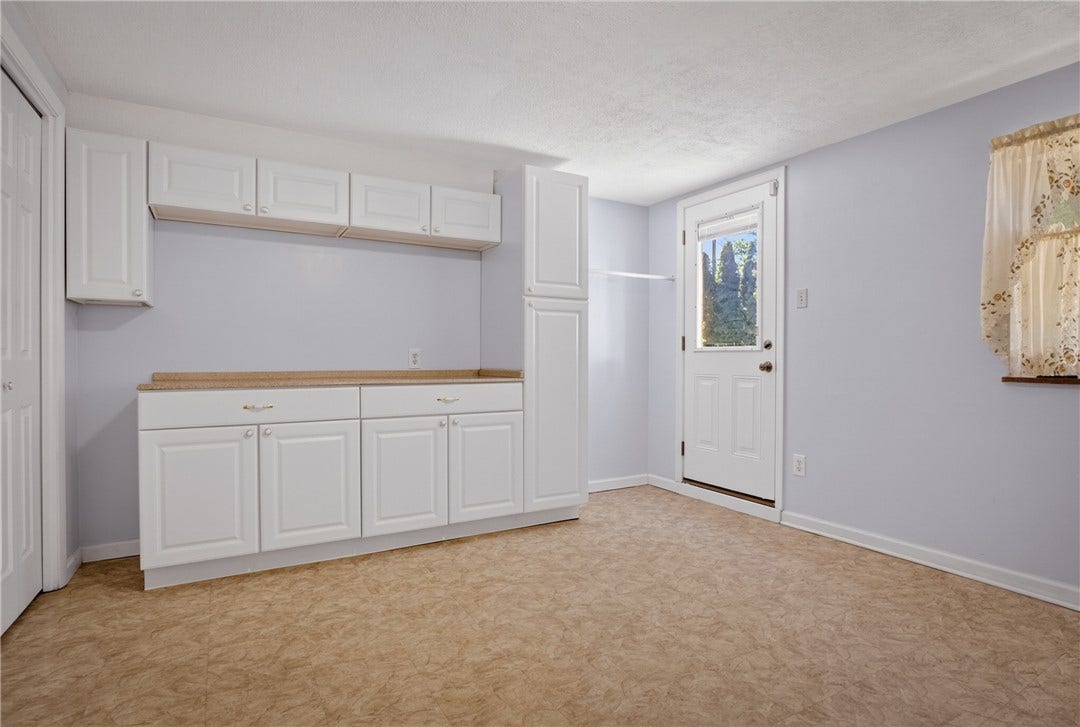 201 Santa Fe Dr, Bethel Park, PA 15102