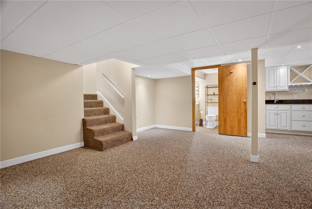 201 Santa Fe Dr, Bethel Park, PA 15102