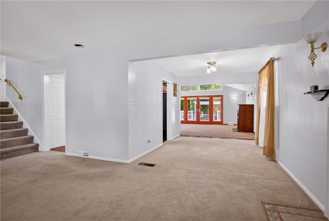 201 Santa Fe Dr, Bethel Park, PA 15102