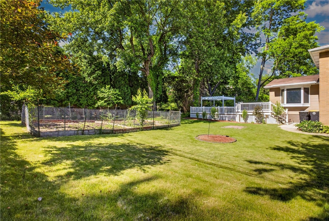 201 Santa Fe Dr, Bethel Park, PA 15102