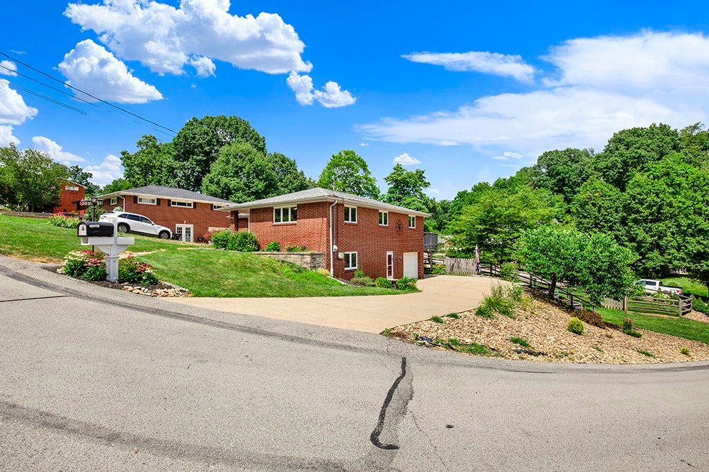 14159 Hiland Place, North Huntingdon, PA 15642