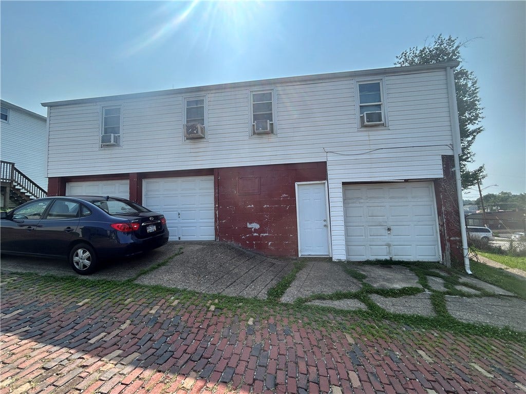 49 N Spring St, Greensburg, PA 15601