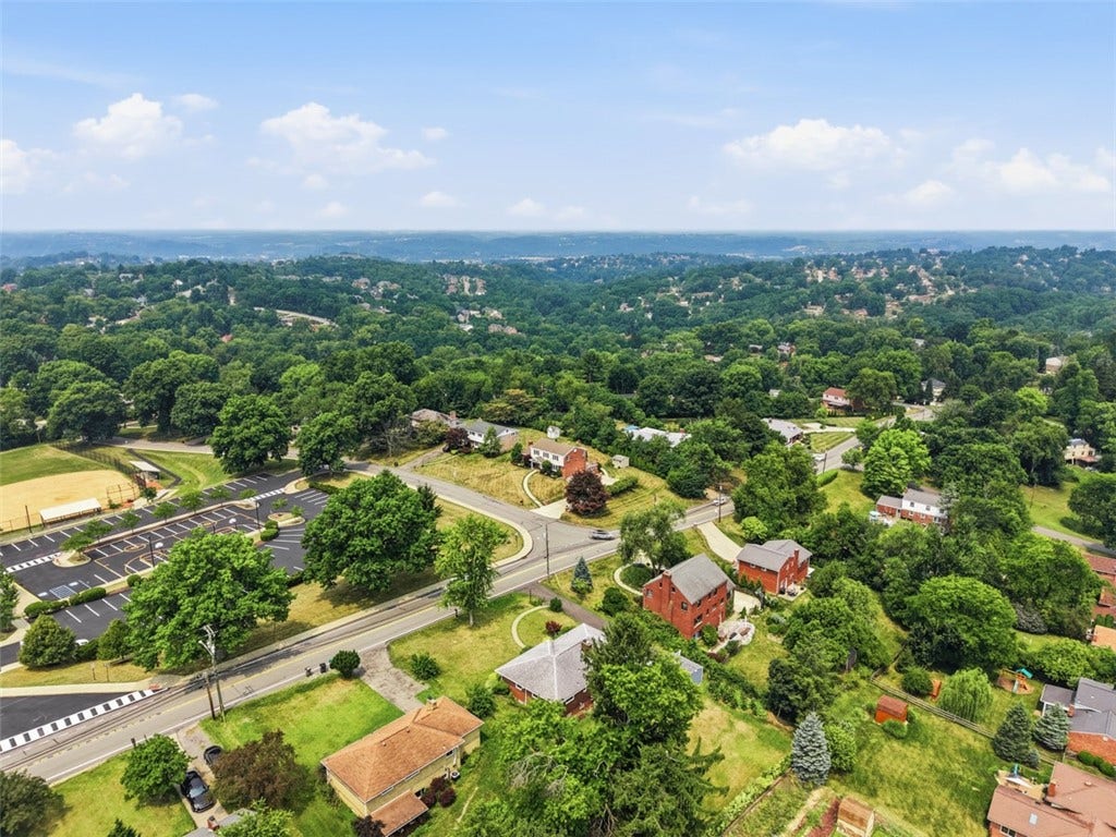 514 Fort Couch Rd, Pittsburgh, PA 15241