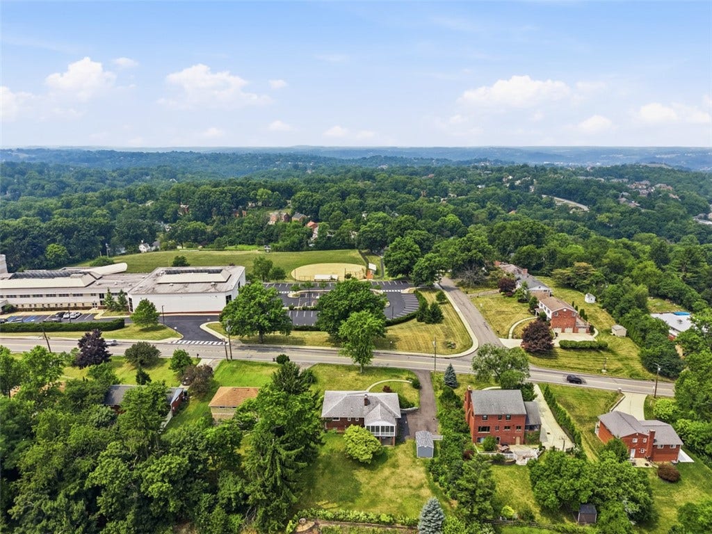 514 Fort Couch Rd, Pittsburgh, PA 15241