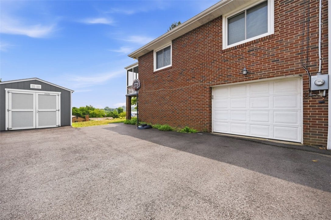 514 Fort Couch Rd, Pittsburgh, PA 15241