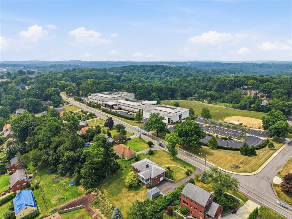 514 Fort Couch Rd, Pittsburgh, PA 15241
