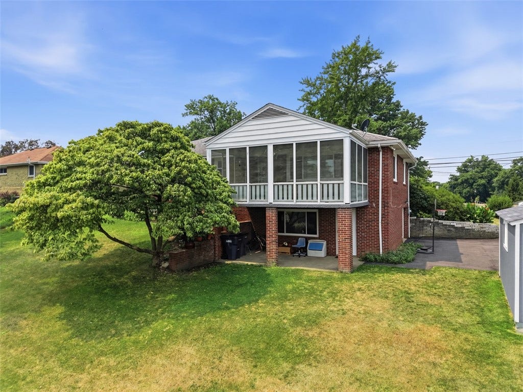 514 Fort Couch Rd, Pittsburgh, PA 15241
