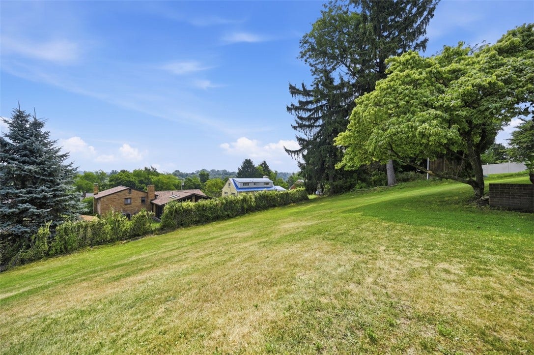 514 Fort Couch Rd, Pittsburgh, PA 15241