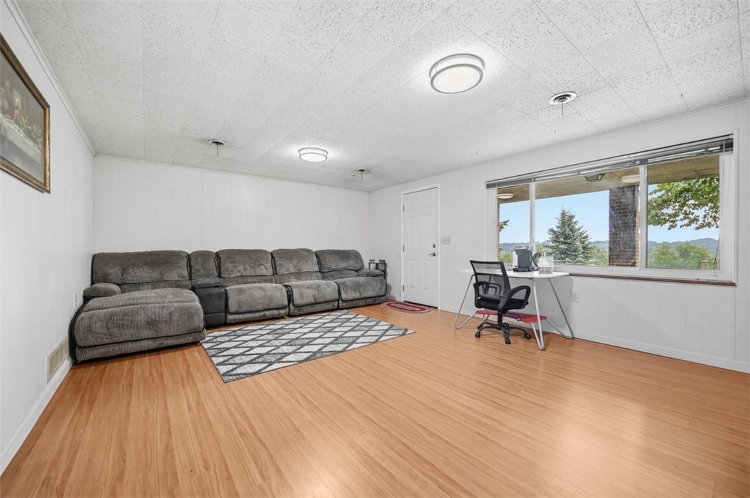 514 Fort Couch Rd, Pittsburgh, PA 15241