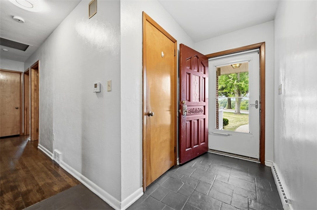 514 Fort Couch Rd, Pittsburgh, PA 15241