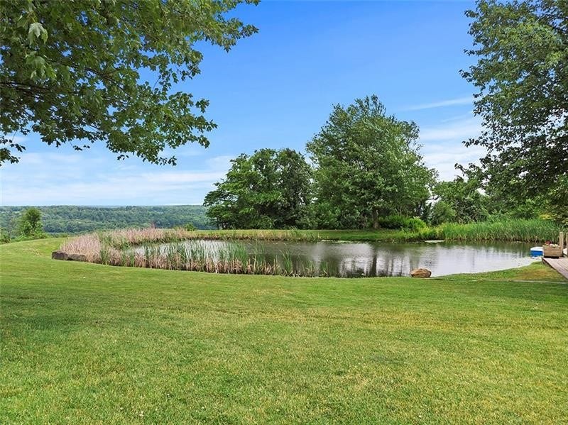 26 Lois Ln, Mercer, PA 16137