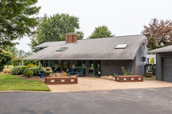 26 Lois Ln, Mercer, PA 16137