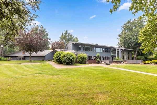 26 Lois Ln, Mercer, PA 16137
