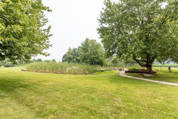 26 Lois Ln, Mercer, PA 16137