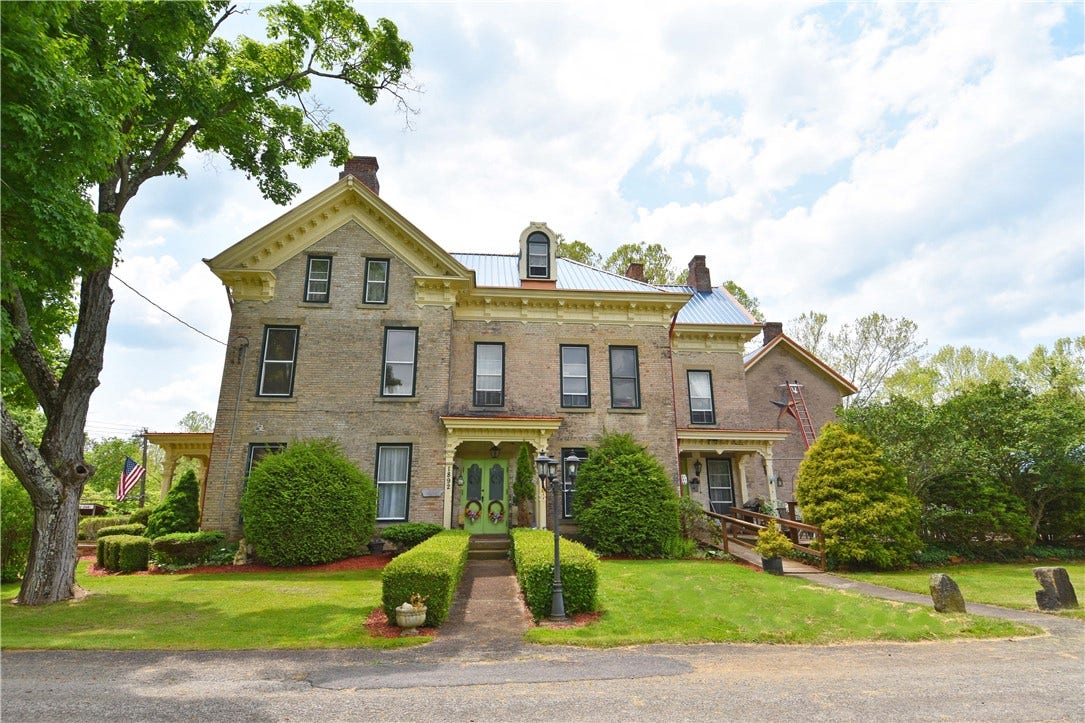 1892 Mcclellandtown Rd, Masontown, PA 15461
