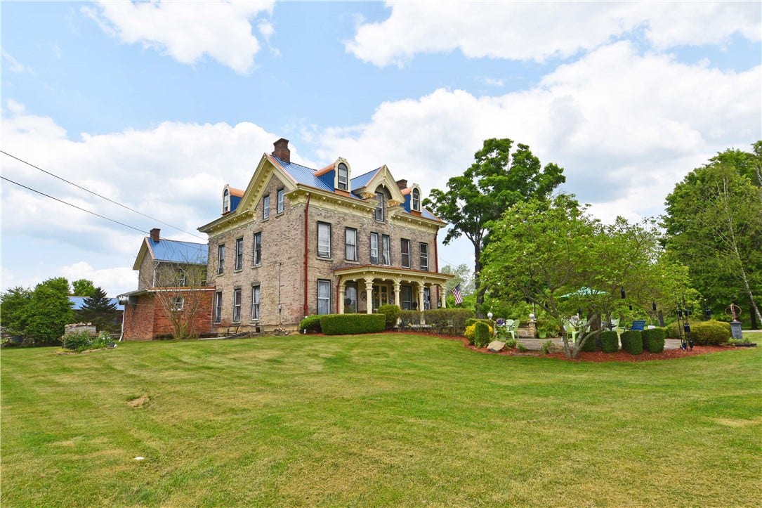 1892 Mcclellandtown Rd, Masontown, PA 15461