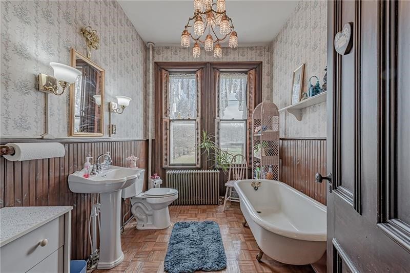 1892 Mcclellandtown Rd, Masontown, PA 15461
