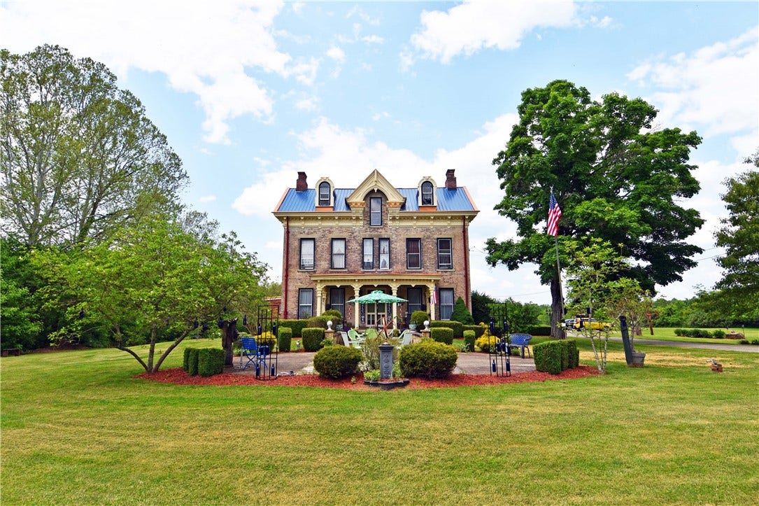 1892 Mcclellandtown Rd, Masontown, PA 15461