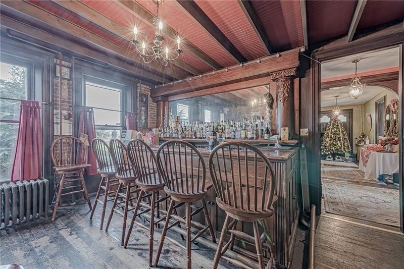 1892 Mcclellandtown Rd, Masontown, PA 15461