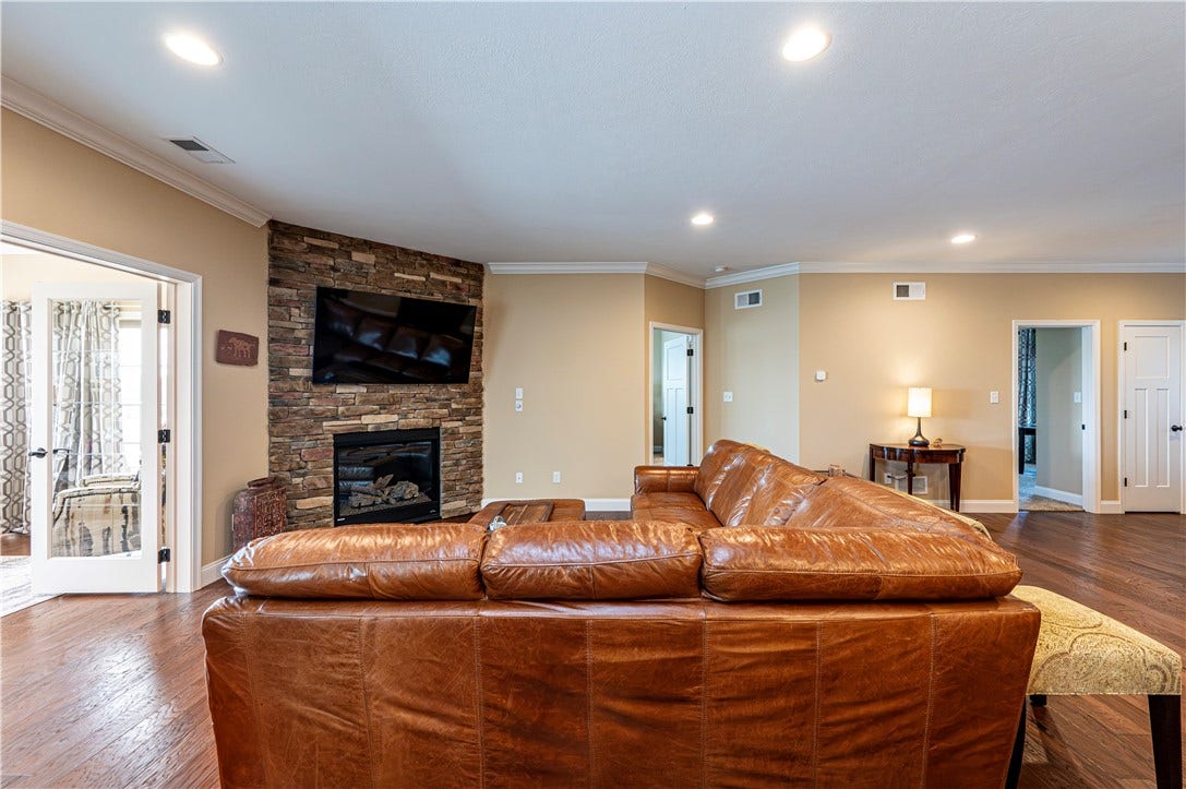 1317 Lynchfield Ln, Greensburg, PA 15601