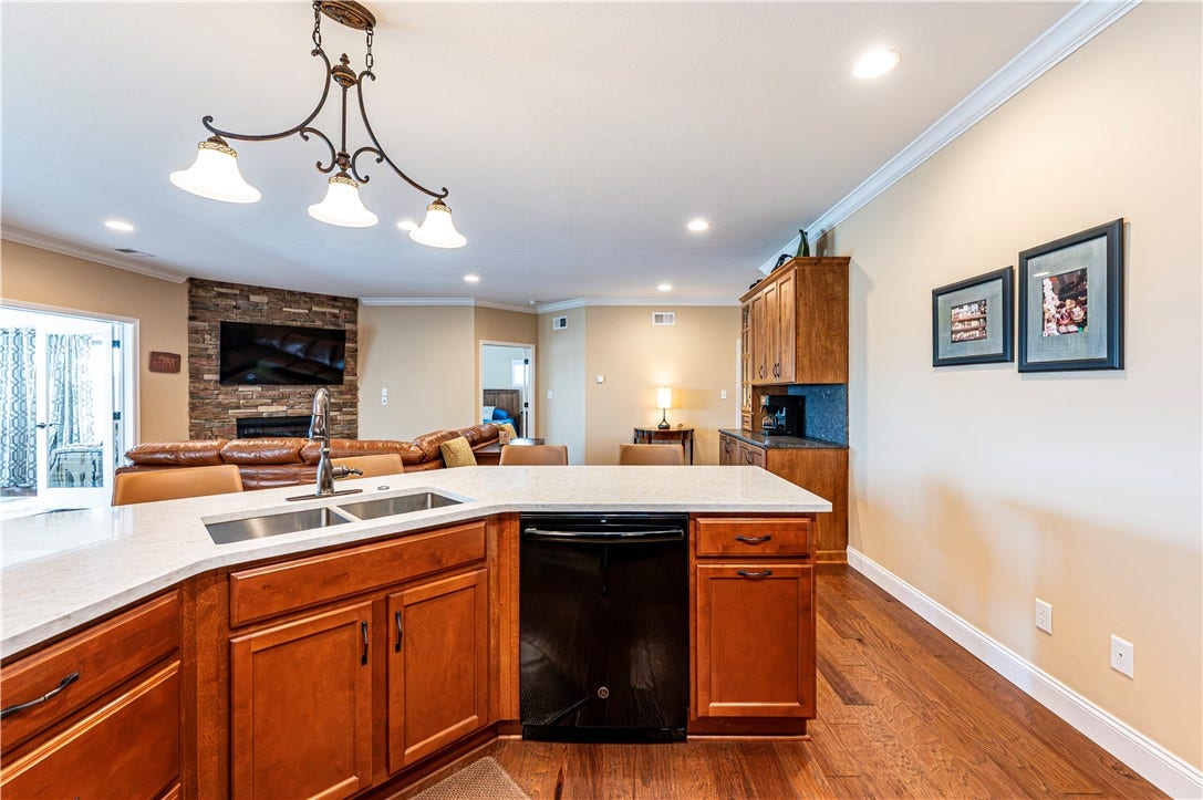 1317 Lynchfield Ln, Greensburg, PA 15601