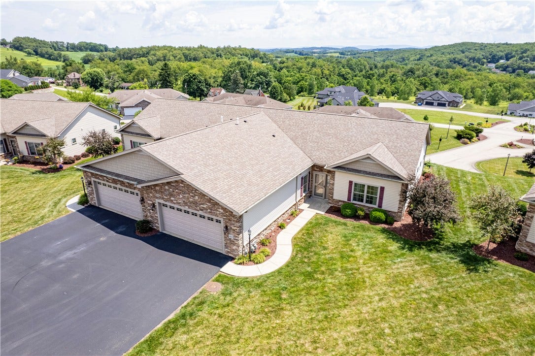 1317 Lynchfield Ln, Greensburg, PA 15601
