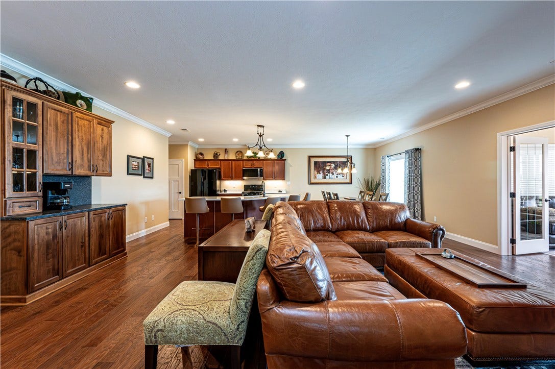 1317 Lynchfield Ln, Greensburg, PA 15601